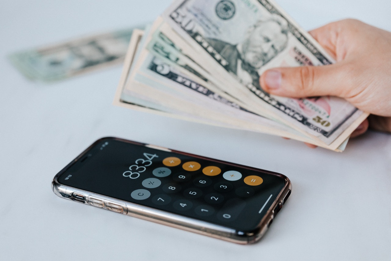 Tips to Stay Out of Debt